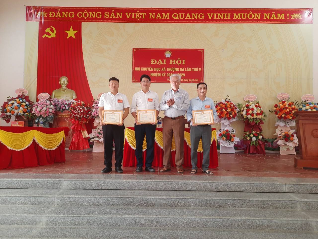 anh tin bai